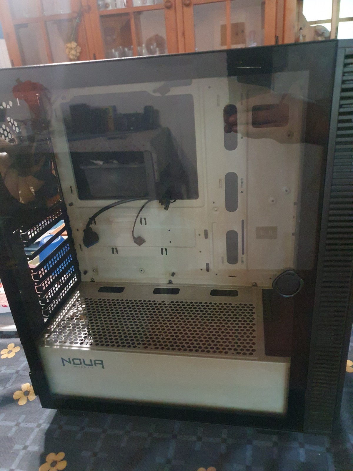 Case PC Gaming NOUA Mid Tower Vetro Temperato + 4 Ventole ARGB + Hub PWM RGB