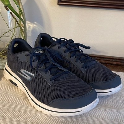 Sketchers Air Cooled Goga Mat Go Walk Men's size 10.5 Blue Athletic Gym Walking