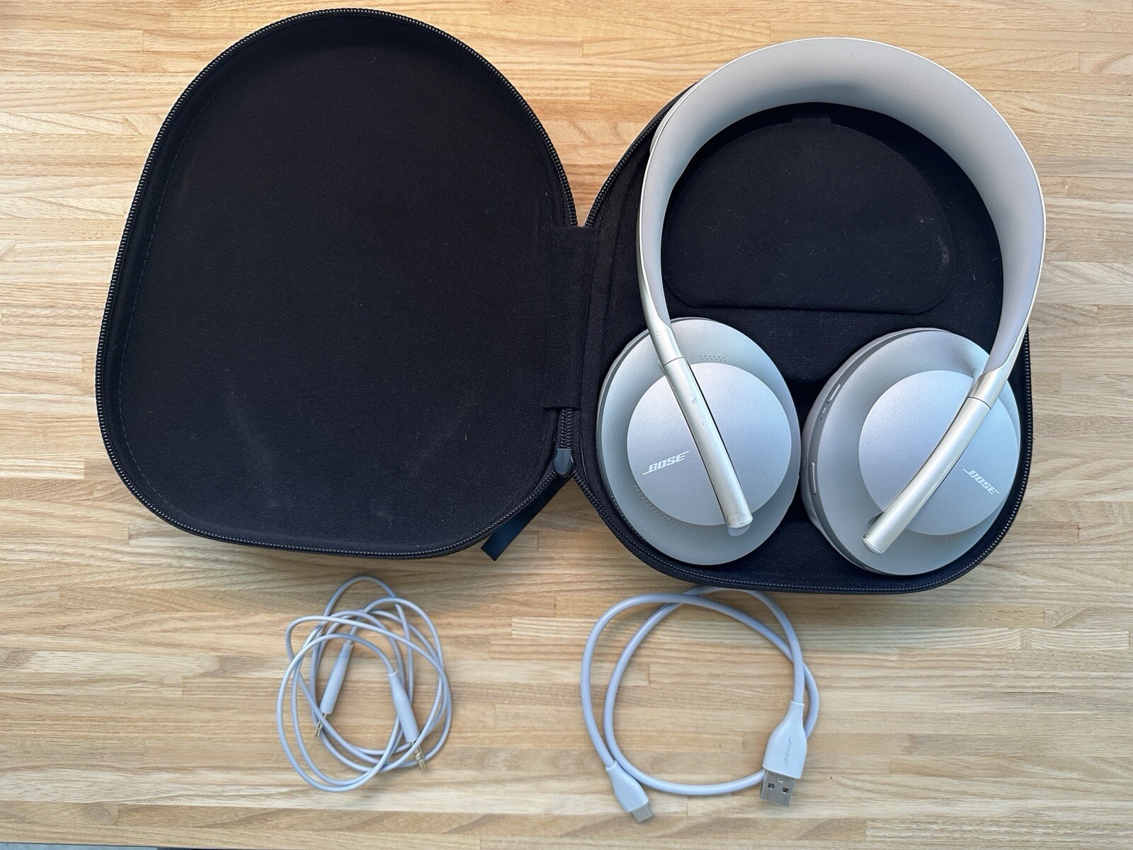 Bose 700 Silver Noise Cancelling Wireless Bluetooth Headphones-image