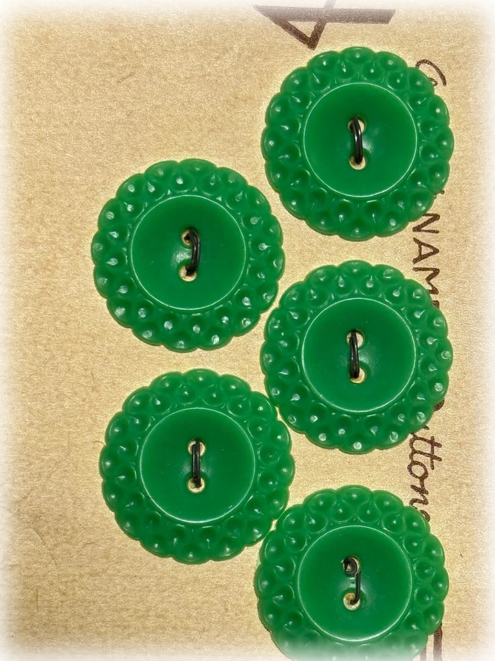 Vintage Lansing Grass Green Lace Textured 5 Buttons on Card 1930s NOS 3/4" Sz 30 - Image 2 of 2