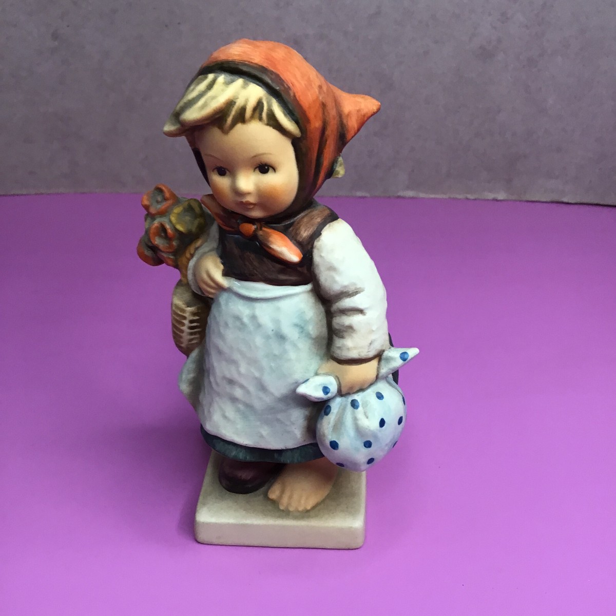 Goebel Hummel Gallery Collection 最新ニュース Hummel Goebel Garden Treasures - 98/99 Club Gift #727