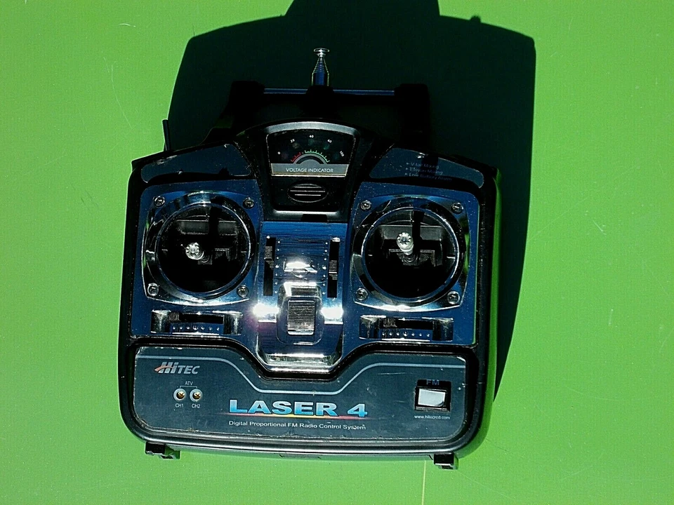 HITEC LASER 4 AIRPLANE REMOTE CONTROL DIGITAL PROPORTIONAL FM RADIO CTRL. SYSTEM - Image 2 of 4