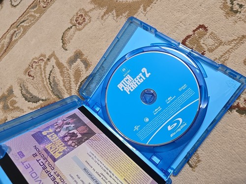 Pitch Perfect Trilogy Blu Ray + 2 Bonus Discs - Picture 4 of 7