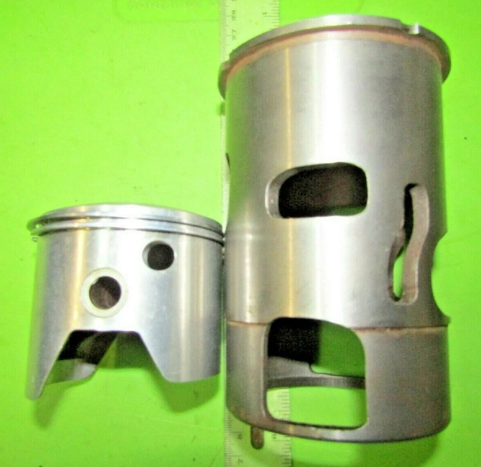 Kit de pistón Rickman Montesa 250 Cappra GP 53M STD con funda p/n 53.60.074 1968-70 Foto 2 de 4