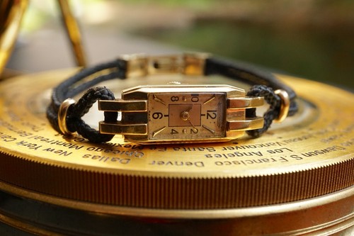 Jaeger LeCoultre Duoplan 18k Gold Vintage Backwind Women’s Dress Watch c. 1930s - Picture 3 of 17