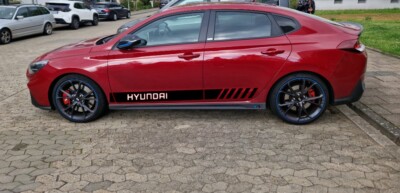 2X Hyundai i30N Seitenstreifen Seitenaufkleber auf Schwarz Auto 190 x 10 cm