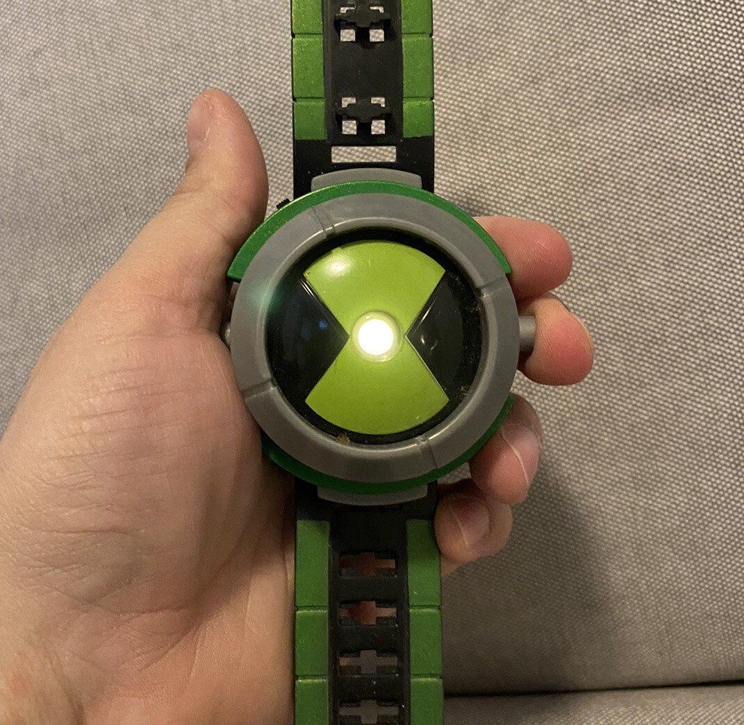 2008 Ben 10 Ultimate Omnitrix Watch Lights Bandai Works, No Disks