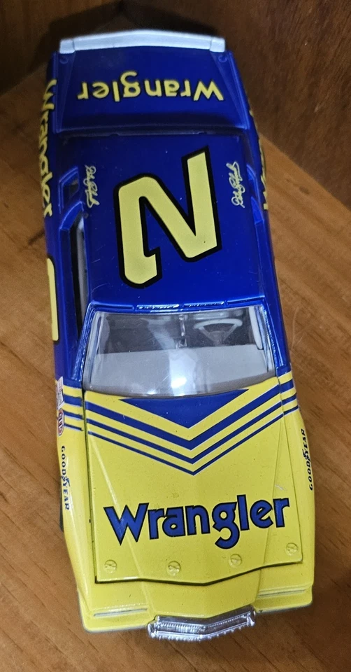 Pontiac 1981 Dale Earnhardt #2 Wrangler 1/24 acción diecast 1 de 5016 novato DE2 Foto 2 de 4