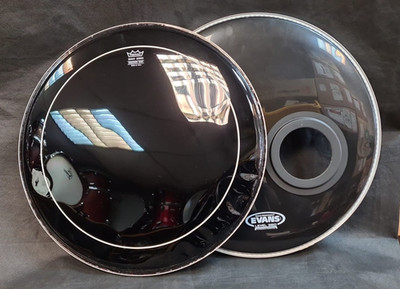 Remo Pinstripe Ebony und Evans Emad Resofell Black 18'' Zoll USA NOS Bassdrumfell