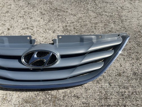 USED Genuine OEM Grille Assembly for 2011-2013 Hyundai Sonata 86350-3S000 - Picture 3 of 8