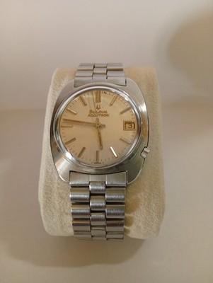 Bulova Accutron 1969 mit wunderschönem ovalem Armband Uhrwerk überholt - UNIKAT