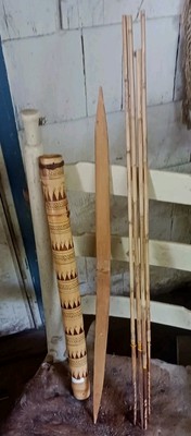 **AWESOME  VINTAGE  BOW AND ARROWS   AMAZON RAINFOREST PAPUA NEW GUINEA!  HTF**