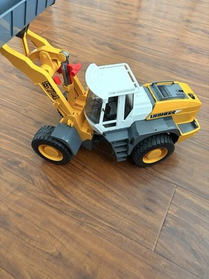 Bruder 02430 Liebherr Articulated Road Loader L574 Toy Construction