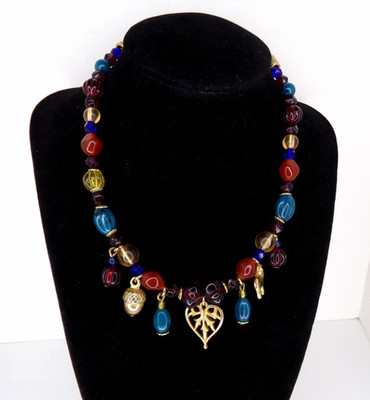 Vintage Liz Claiborne Beaded Choker Necklace Pony. Pinecone & Heart Charms