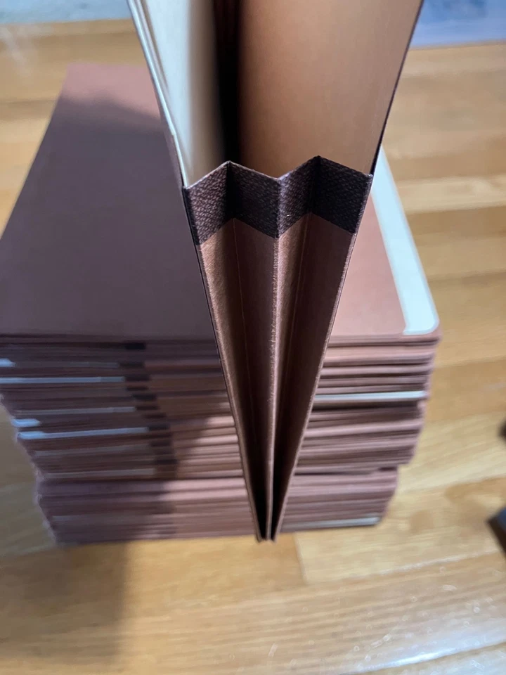 Case of 50 Smead 1514CB Redrope 9 1/2" x 11 3/4" Pockets expand to 1 3/4" - Image 3 of 4