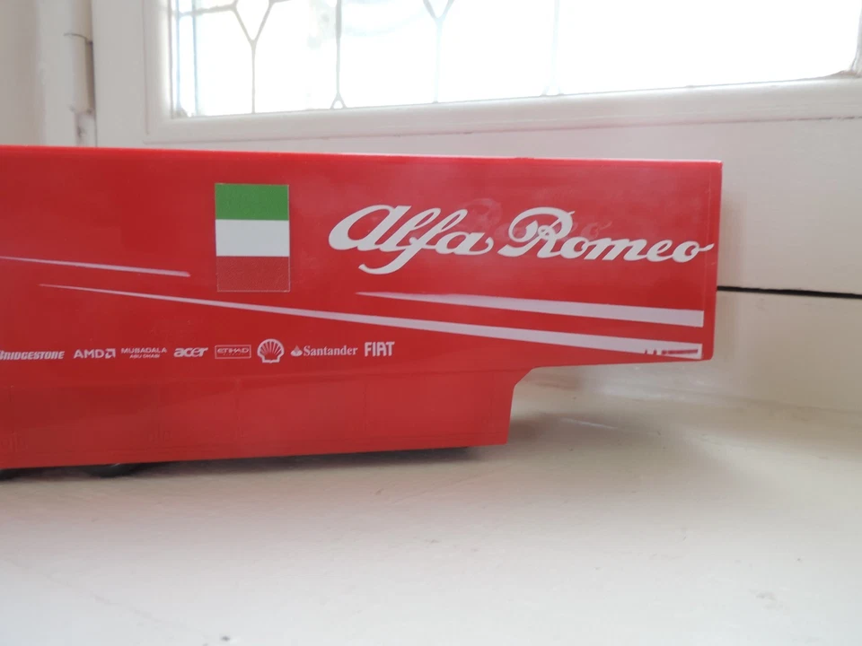SEMI REMORQUE IVECO 1/43 scuderia alfa romeo - Photo 4/4