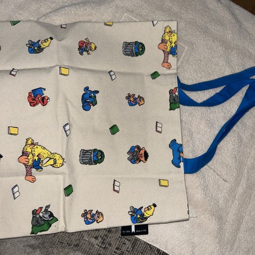 Out Of Print Sesame Street Readers Tote. - Picture 6 of 7