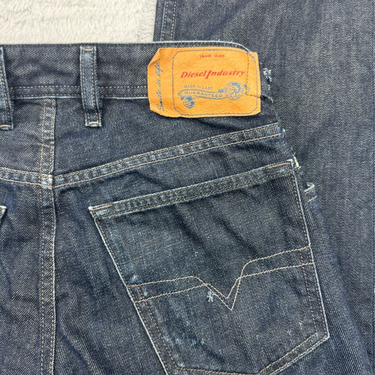 DIESEL Straight Jeans サイドジップ 28 DIESEL Straight Jeans with Side Zip, size 28