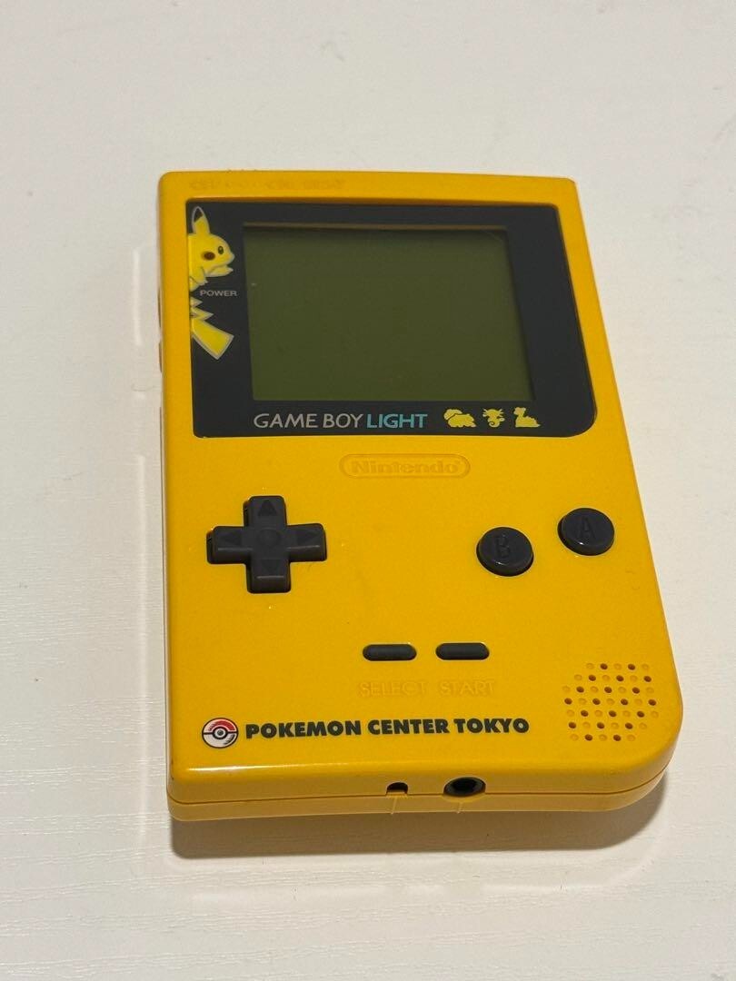 任天堂 - GAME BOY LIGHT ポケモンセンター限定品(おまけ付き) Nintendo Gameboy Light Pokemon Pikachu limited edition