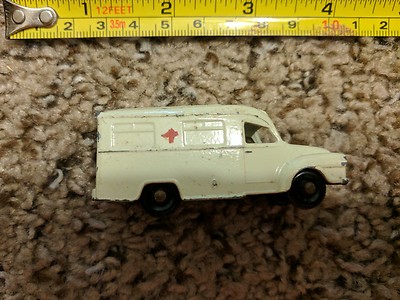 ミニカー MATCHBOX  No14 LOMAS  AMBULANCE World Class Antiques Marketplace - Matchbox Lesney No. 14