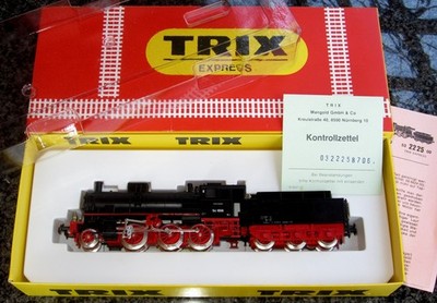 TRIX  EXPRESS 2225 DB-Reise-u. Güterzuglok BR 54, unbespielt, neuwertig, OVP