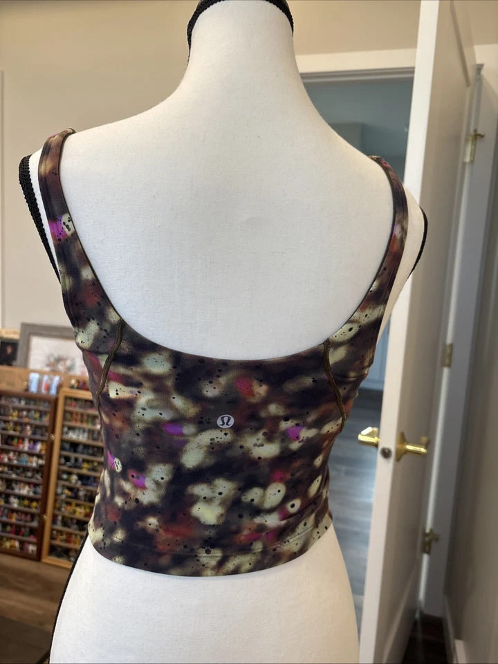New Lululemon Glow Up Tank Top Size 4 Medium Support Bra B/C Cup Gym NWT $78 - Image 4 of 4