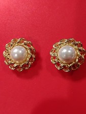 VINTAGE FAUX PEARL GOLD TONE METAL SHOE CLIPS