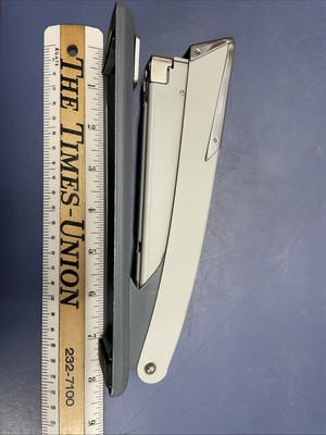 Vintage Novus B22 Stapler Tan Gray Chrome Made In Germany  works great MCM