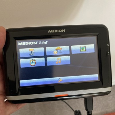 MEDION GoPal portable GPS navigation system Model MDPNA465T