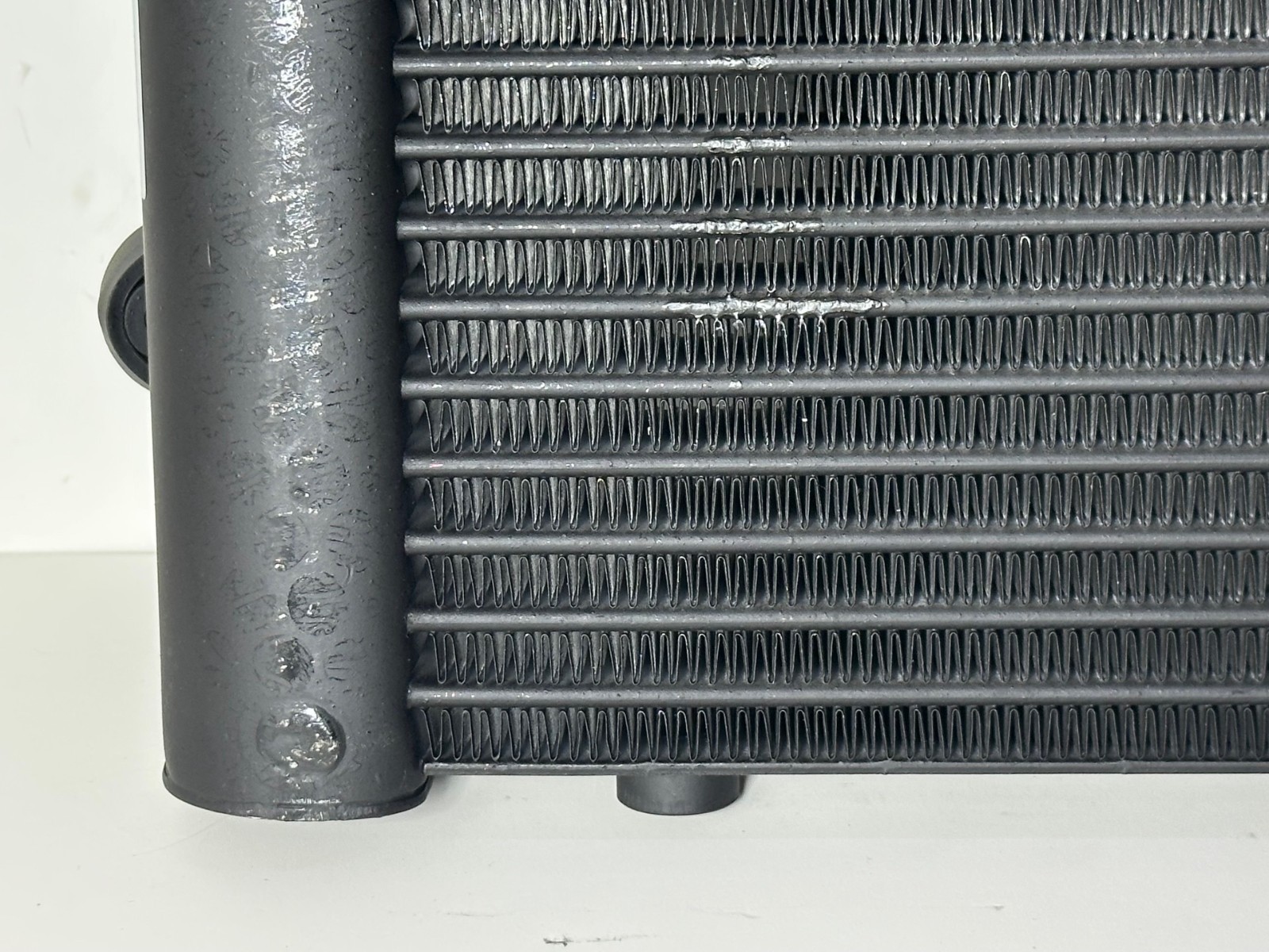 NEW 2011-2018 BENTLEY FLYING SPUR V8 RIGHT FRONT ENGINE OIL COOLER 4W0117021 OEM