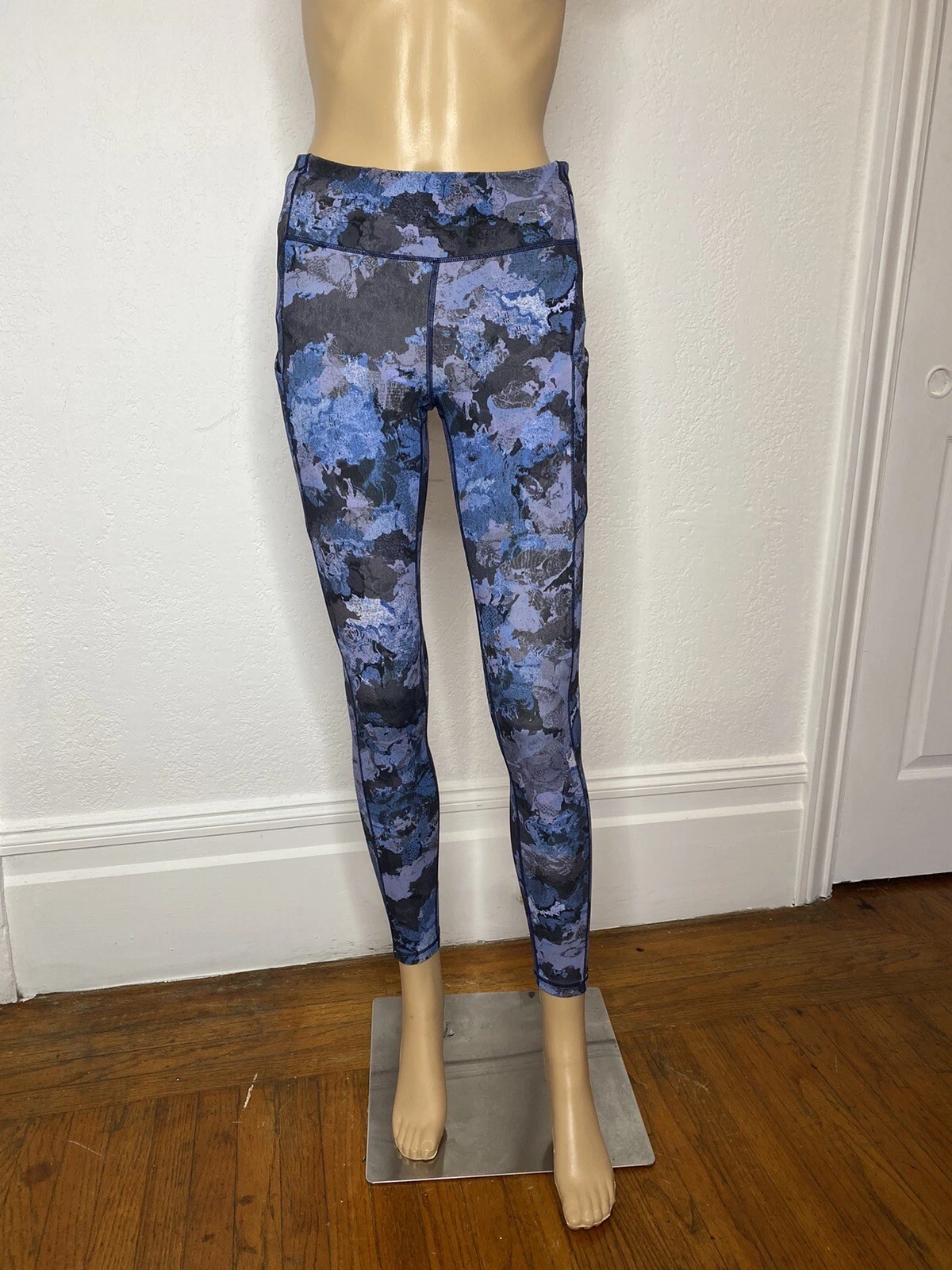 Lululemon Speed Up Tight Full-On Luxtreme 26" Screen Camo Multi Women’s Size 6