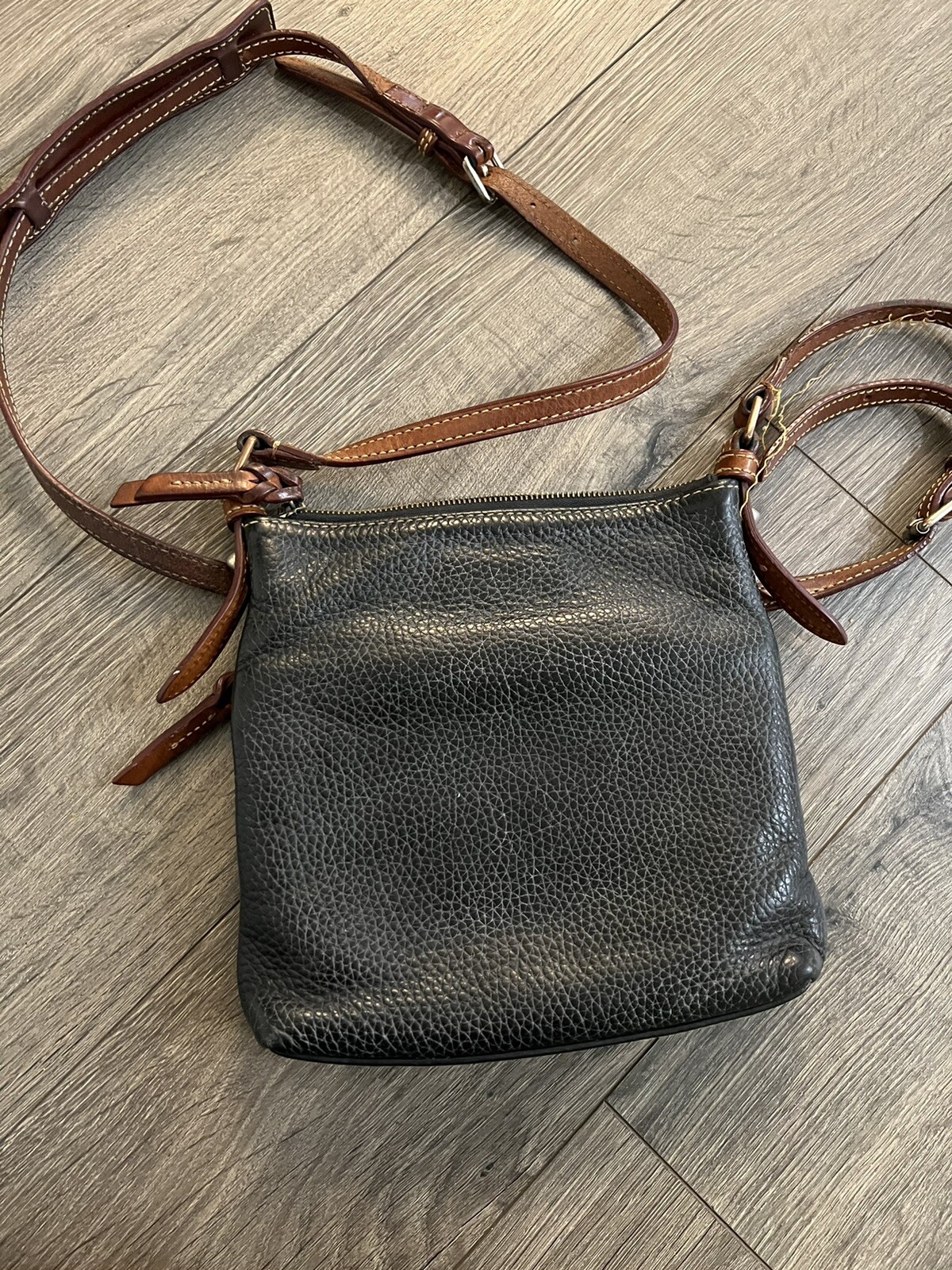 vintage dooney and bourke crossbody black Gem