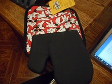 New Mint w/tags Disney Mickey Mouse Oven Mitt & Pot Holder