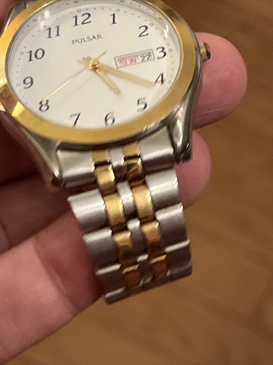 PULSAR V733-X061 QUARTZ (new battery) Mens Watch, two tone