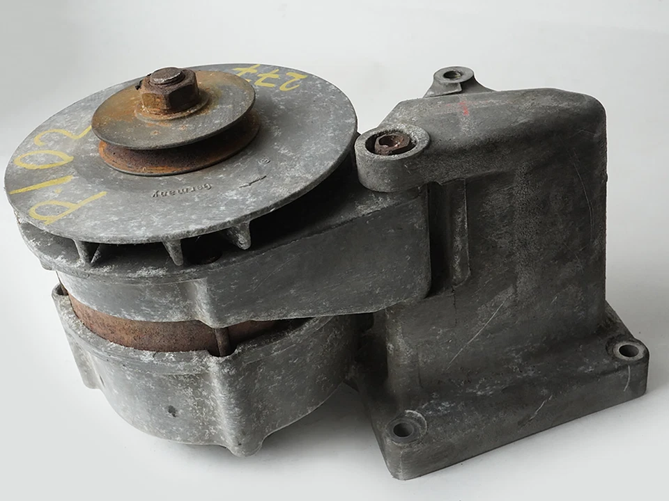 1972 - 1980 Mercedes Benz 450 Slc R 107 Bracket Alternator Generator Unit Oem - Image 4 of 4