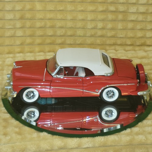 Danbury Mint 1953 Buick Skylark Red Limited Edition #3785 / 5000 M - Picture 3 of 16