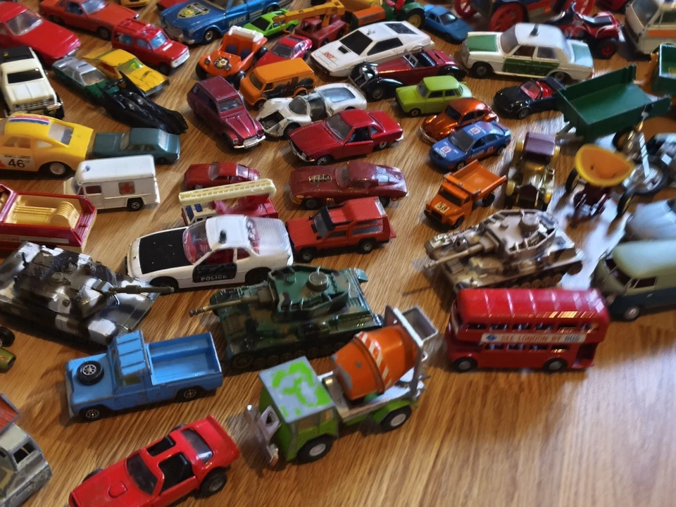 KONVOLUT AUTOS MATCHBOX DINKY TOYS CORGI MAJORETTE SIKU GAMA NOREV HOT WHEELS... - Bild 3 von 4