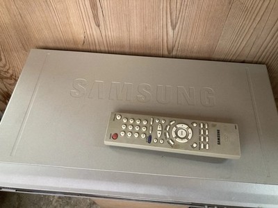 DVD PLAYER SAMSUNG MODEL DVD-E235 CD DVD PLAYER mit Fernbedienung 