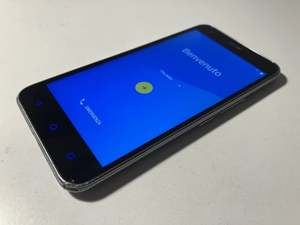 Smartphone Vodafone Smart Ultra 6 4G by ZTE con Blocco Google - Immagine 2 di 4