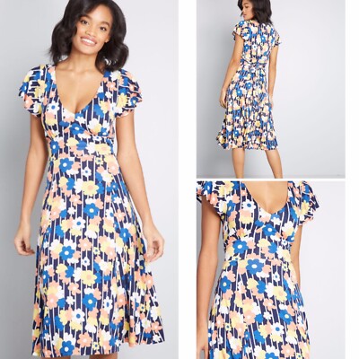 NWT Modcloth Timelessly Lovable Jersey Knit Floral Tie Dress Navy Blue  Small | eBay