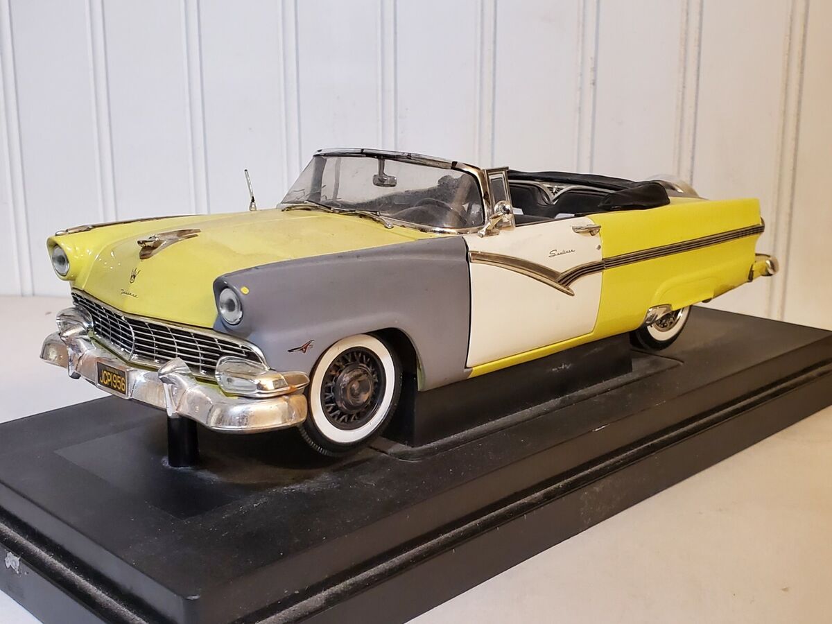 1956フォードサンライナー　コンバーチブル 1/18 ERTL アーテル 1956フォードサンライナー コンバーチブル 1/18 ERTL アーテル
