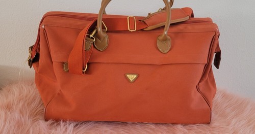 Boyt Jump Orange Pebbled Weekender 