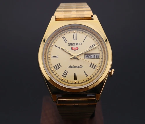 Vintage Seiko 5  Automatic 7009A Men's Wrist Watch, Day / Date- Japan Made