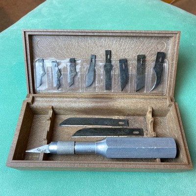 Vintage 1970s X-Acto Plastic Box Set w/ 11 XACTO Steel Blades & Large Knife
