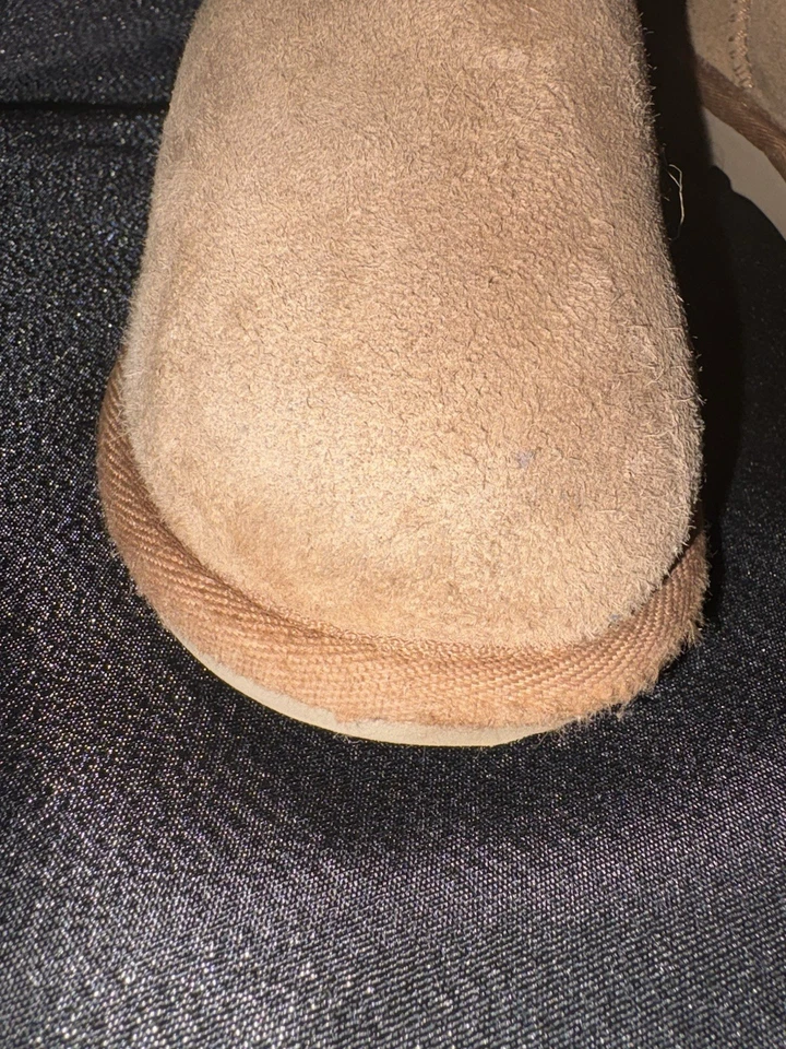 BOTAS UGG CORTAS BAILEY BOW GAMUZA CASTAÑO TALLA US 11 UNISEX NIÑAS NIÑOS Foto 4 de 4