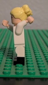 LEGO 70912 - Batman - Dr. Harleen Quinzel - Red Glasses - Minifig / Mini Figure