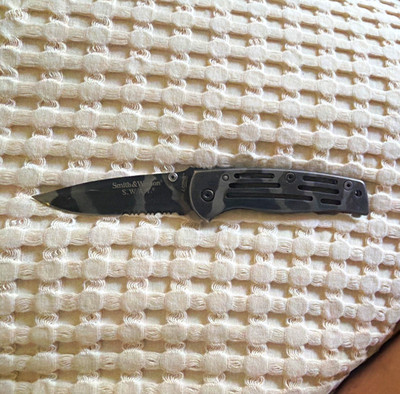 Smith & Wesson S.W.A.T. Pocketknife Combo Edge Clip Point SS Liner Lock Black