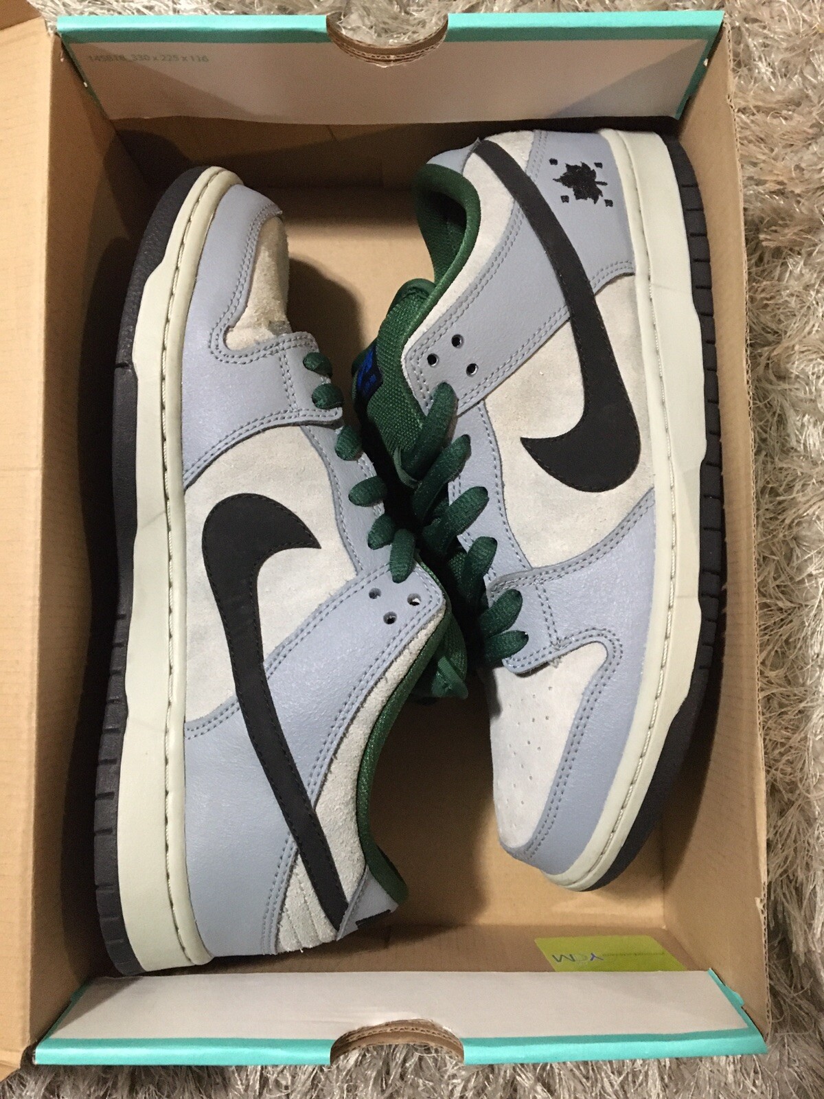 nike sb dunk low maple leaf