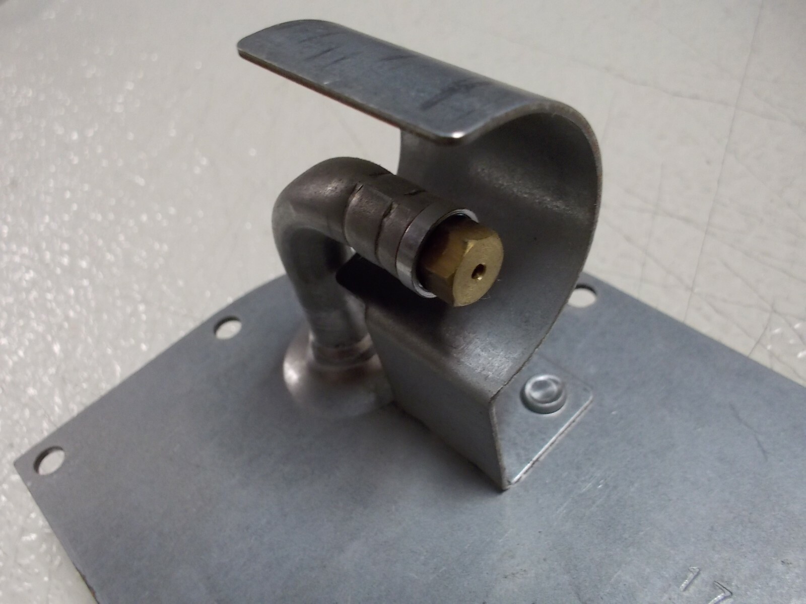 SUBURBAN AIRXCEL RV FURNACE GAS VALVE MANIFOLD 171742 *MANIFOLD