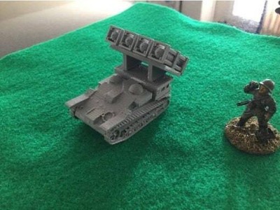 RENAULT UE Chenilette with Wurfrahmen 40 Rockets - 28 mm 1/56 Scale